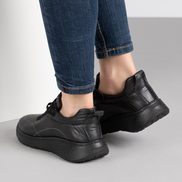 Черни дамски кожени маратонки с перфорация и шита олекотена подметка