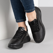 Черни дамски кожени маратонки с перфорация и шита олекотена подметка