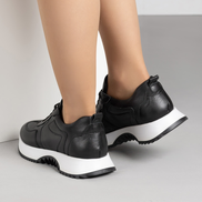 Черни дамски маратонки от естествена кожа с масивна подметка