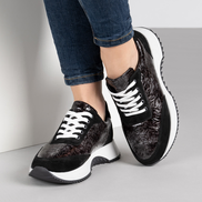 Черни дамски маратонки от естествена кожа с модерен принт и стабилна подметка