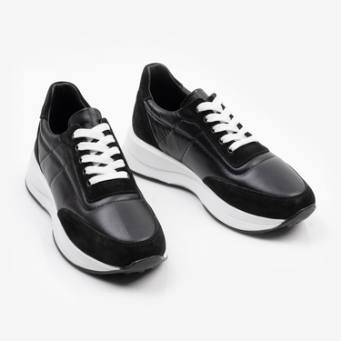 Черни дамски маратонки от естествена кожа с олекотена комфортна подметка и стилна визия