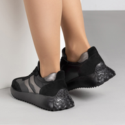 Черни дамски маратонки от естествена кожа със сребристи детайли и комфортна подметка