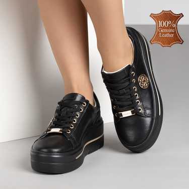 Черни дамски обувки от естествена кожа със златисти орнаменти и олекотена подметка