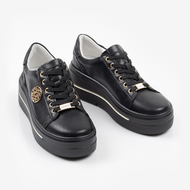 Черни дамски обувки от естествена кожа със златисти орнаменти и олекотена подметка