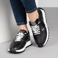 Черни дамски спортни обувки от естествена кожа със сребристи акценти и ортопедично ходило