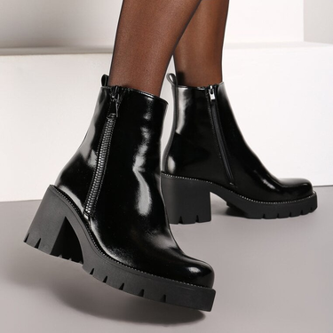 Черни лачени дамски боти с широк ток и стабилна подметка с декоративен цип