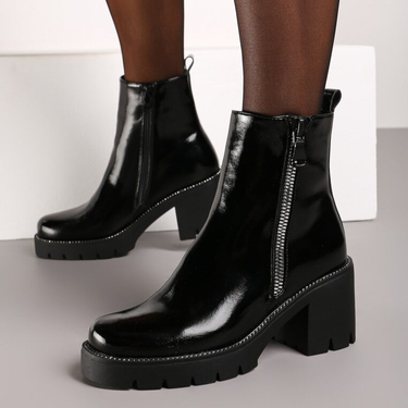 Черни лачени дамски боти с широк ток и стабилна подметка с декоративен цип