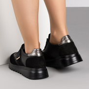 Черни модерни дамски кожени маратонки с връзки – удобство и стил за всеки ден