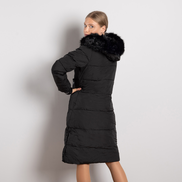 Черно дамско дълго ватирано зимно яке с пух и висока яка – модел Sдо2XL