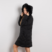 Черно дамско дълго зимно яке с махаща се качулка и декоративен пух М–3XL