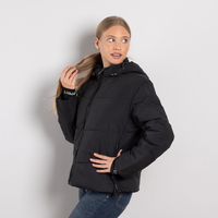 Черно дамско зимно яке с махаща се качулка и ластични ръкави