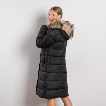 Черно дълго дамско зимно яке с махаща се качулка и пух Mдо3XL